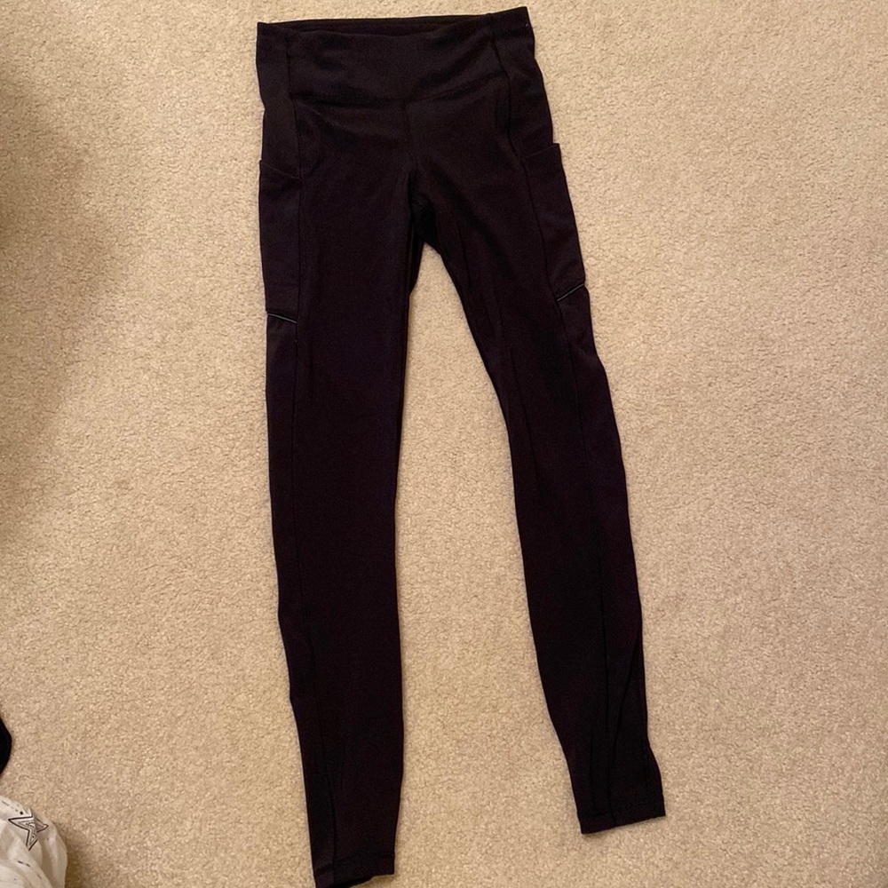 Black lululemon leggings w pockets